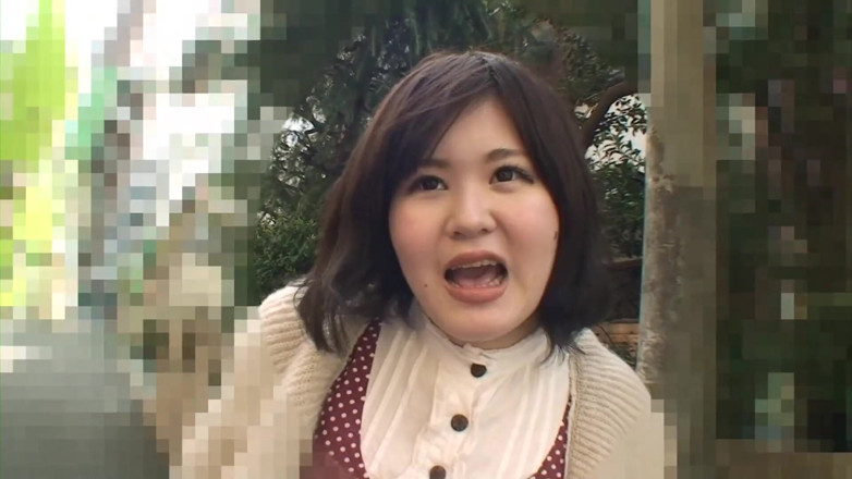 Japan Lust: Cute Japanese MILF accepts creampie in shaved pussy