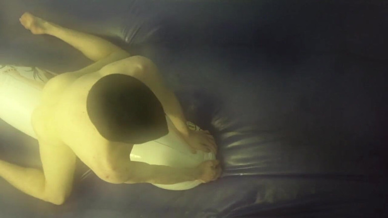 Aussie bi boy: Mi muñeca follada en cama de agua, compilación 1
