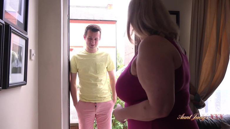 Aunt Judy's XXX: AuntJudysXXX - Busty Mature Cougar Catherine Meets Her New Neighbor