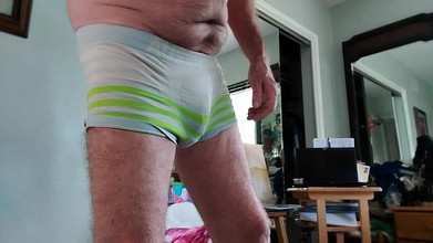 Hairyartist: Ich probiere an deinen guten teufel jockstrap