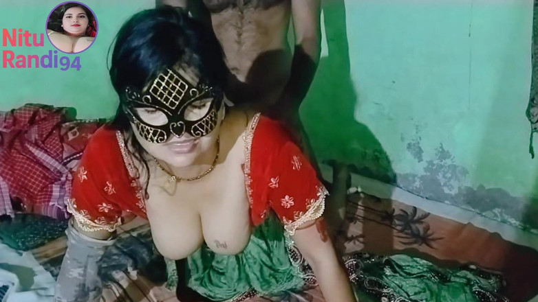 NituRandi94: Indische Nitu Bhabhi speelt seksspel met Dever volledige video
