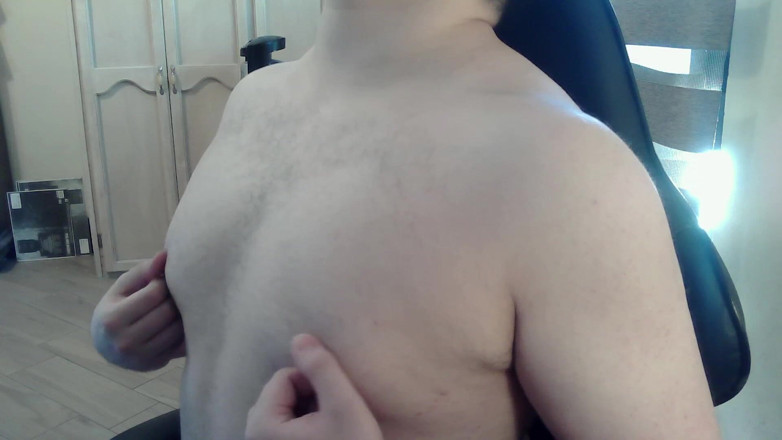 Himbo_Fox: Un étalon musclé joue avec ses tétons et ses muscles