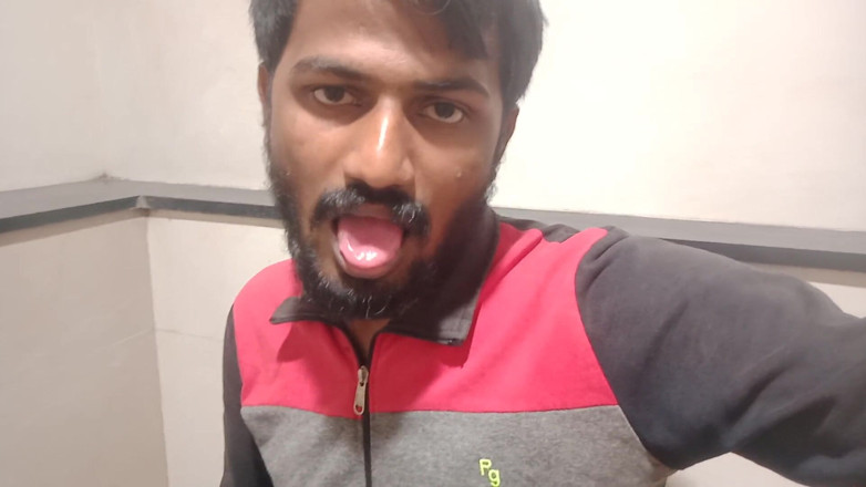 KUMBHA MANOJ KUMAR: 화장실에서 자위