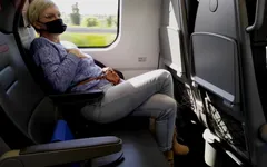 Orgasme met treinkruiste benen (syntribatie)
