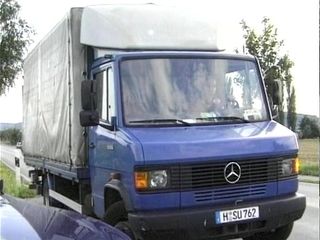 German Threesome: Alman otostopçu çifte sikiliyor