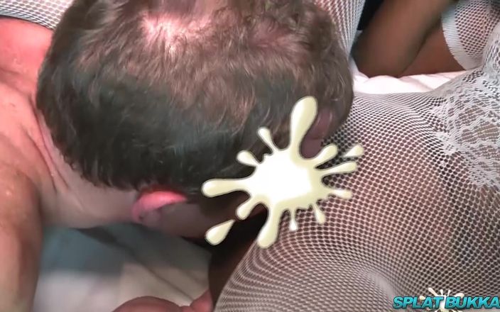 UkXXXpass: Impreza Gangbang dla Katie i Tajemniczego Przyjaciela 1