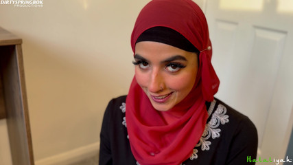 Aaliyah Yasin: Aaliyah Yasin probeert het sperma van haar stiefbroers niet te...