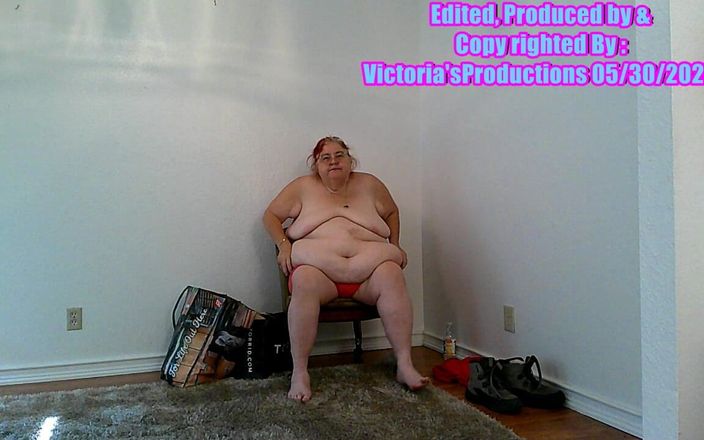 BBW nurse Vicki adventures with friends: Trying on Shorts and Tops! Iam Rubbing Belly and Boobs
