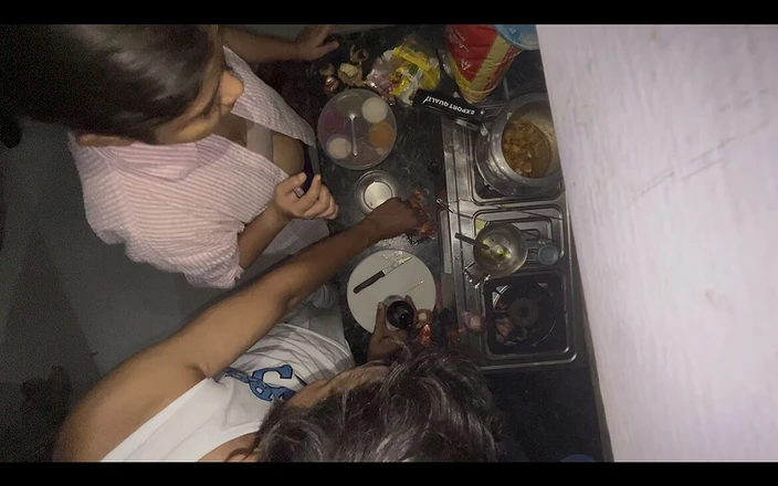 Rishi: 교사 Ke Flat Pe Aayi Jawan 학생 대학 이층 Krke Phir 교사 Ne 사용 Daru...