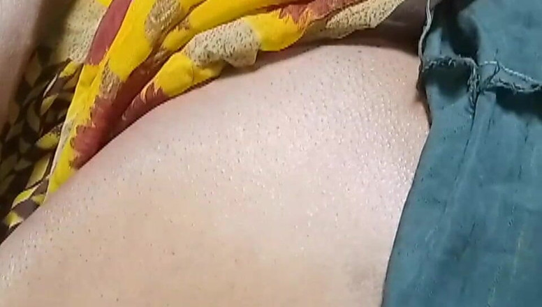 Deshi girl 9: Abang tiri mertua mengurut pantat telanjang adik tiri mertua, Kemudian...