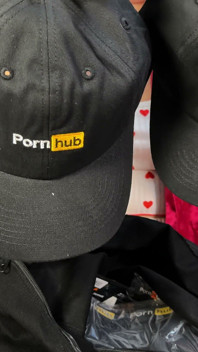 Rozbalení nejsladších dárků z PornHub pro odběratele 25K