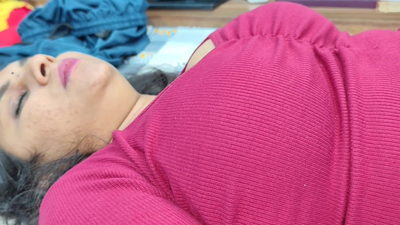 Vaishnavysharunraj: Малайська дівчина облизує пизду її бойфренда Mallu