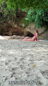 I Flirt with a Girl on the Beach… She Takes Me to the Bathrooms to Fuck