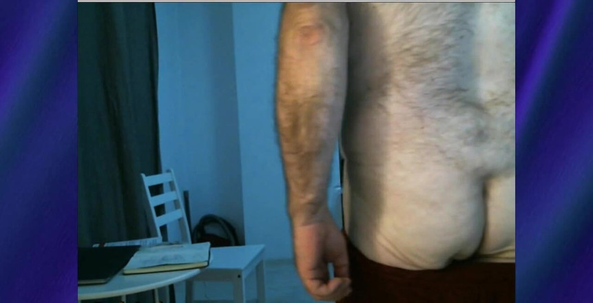 Coach Karl dude lodge: Biała lilia trenera Karla, gładka jak jedwabny tyłek.