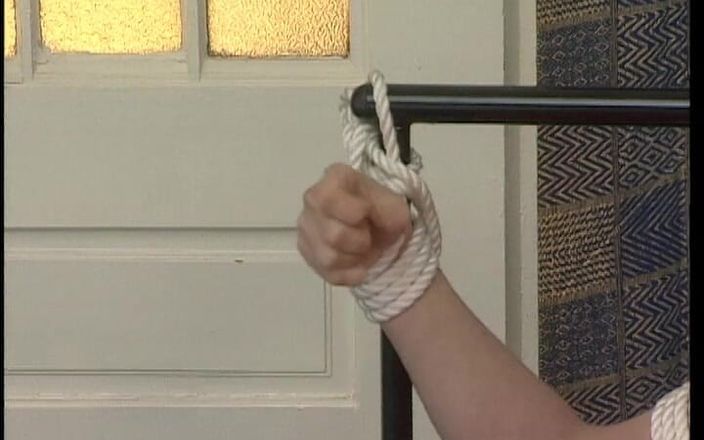 YOUR FIRST PORN: Befreie Mich - esclavitud - Silke