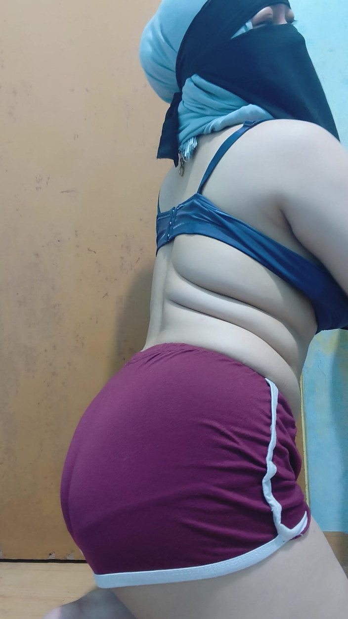 Vaginabig88: Nevlastní sestra byla přistižena při masturbaci sama při natáčení