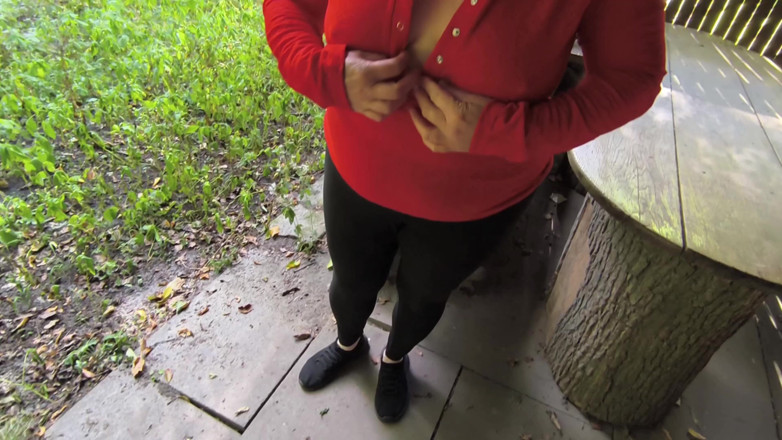 Bouncy Tits Action: Buttspanking in the Hut