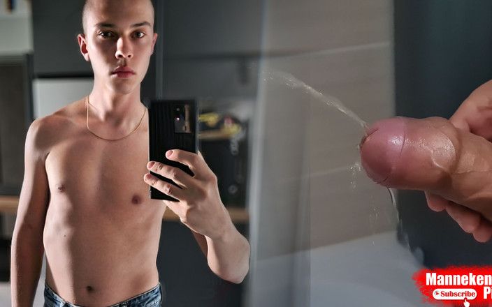 Manneken pis: Erection Cock Long Pissing in the Bathroom