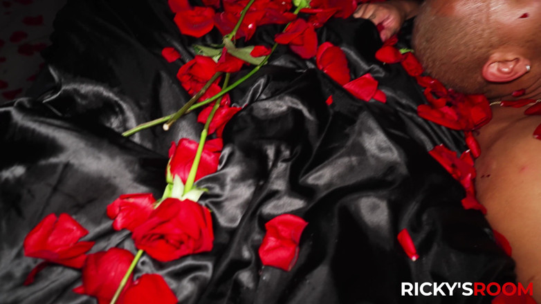 Ricky's Room: Rickysroom esplora i sexy buchi della miLF erotica medusa