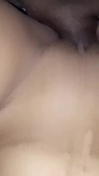 Bini Kampung Seksi Benggali Mencurah Suaminya Dan Bertemu Dengan Teman Lelakinya Di Luar Rumah, Video Seks Bengali