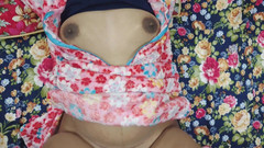 Sairaxsaim: 파키스탄의 아름다운 이웃 마누라 집에서 어린 대학생을 초대해