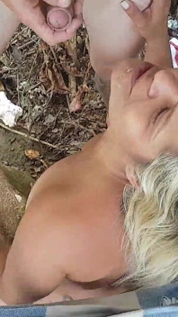Ninfa Corriéndose En La Polla Del Vendedor, Rippi