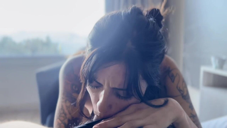 Steff Crime: 上司とのトリップ:視点フェラチオと激しくセックス、彼の大量の精液を飲み込むまで!