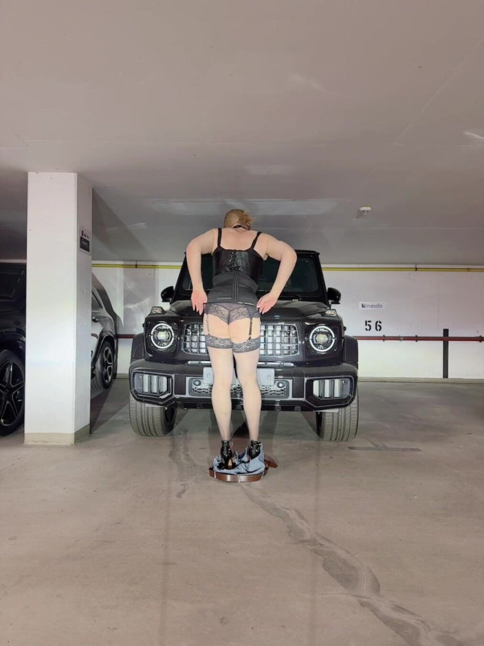 SissyDaniella: 흑인 대물 자지 딜도 플레이의 외부와 안의 Sissy