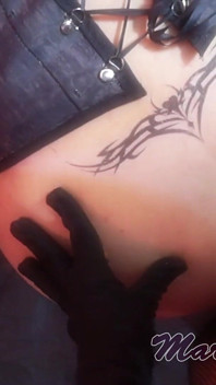 Pokazała Mi Swoje Dildo, Zrobiła Mi Lekkie Obciąganie I Zerżnęła Moją Dupę Przez Strap-on
