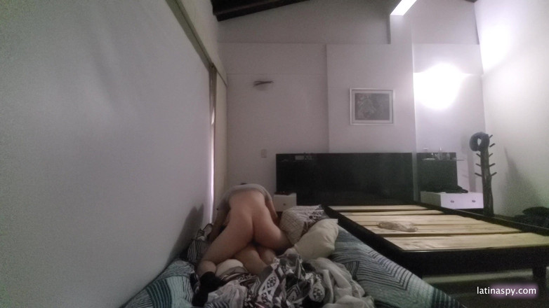 Latinaspy: 大屁股女仆准备做爱 第2部分