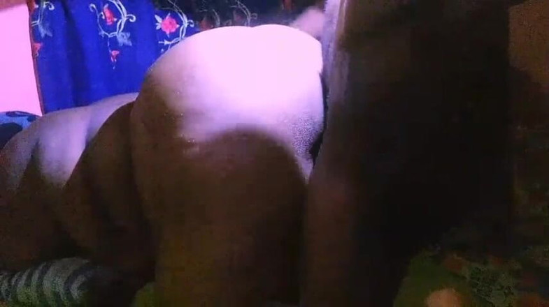 Bangcum3: 丰满的大屁股继母