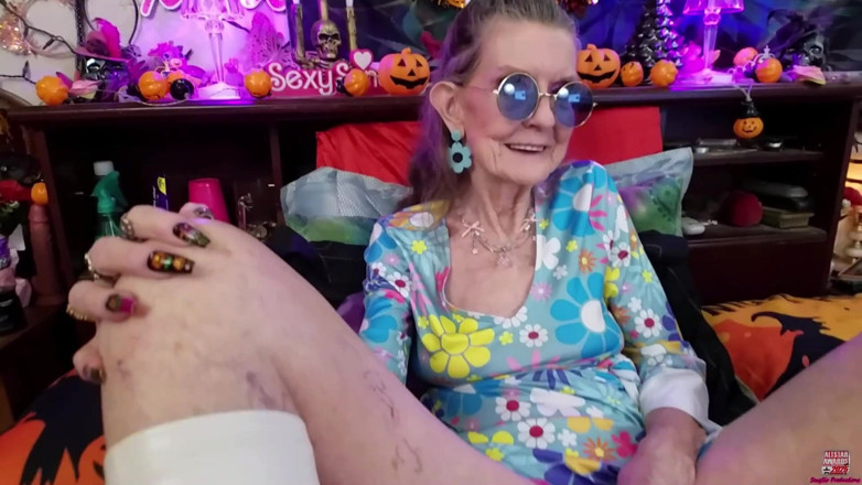 Sexy Sandra N Sir Christopher: 万圣节 2025 重口味肛交内射