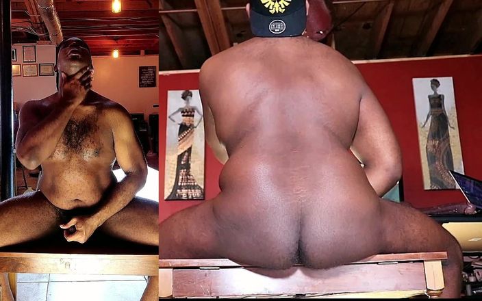 Blkbamaboi73: Büyük götlü sporcu oyunu oynarken götünü sallıyor ve zıplayan