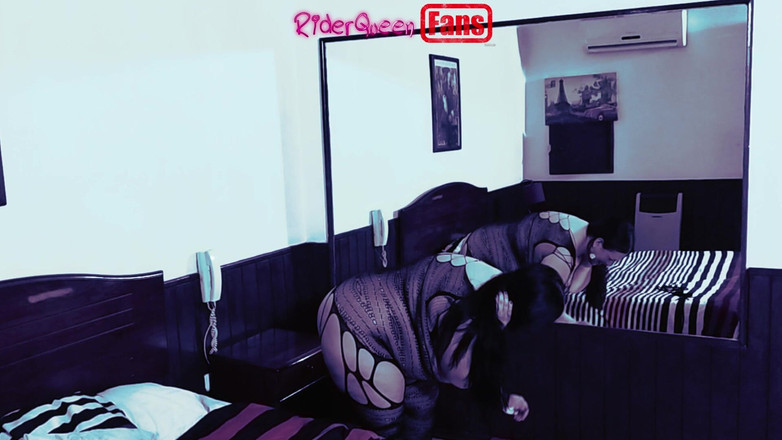 Riderqueen: ファン向けビデオ:継母の鏡の秘密