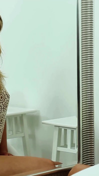 Holly Anderson S’enfile Un Gode Dans La Chatte