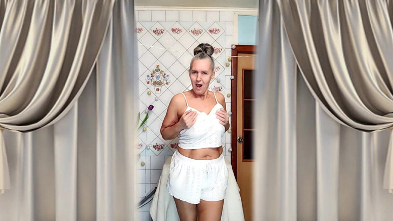 Lukerya: Wanita dewasa ukraina lagi pamer tubuh aduhainya dan berpose di...