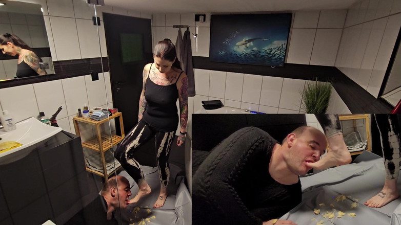 Femdom-Team-German: Slave krijgt bananen gevoerd