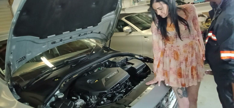Bigjoefuckalott: Fucking the Mechanic to Fix My Car Faster