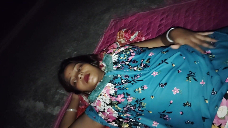 Pooja raniji: Pooja bhabhi đêm làm tình mạnh bạo ở tầng trên