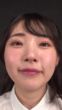 Hikaru Minazuki - Fétichisme du nez japonais frotte le mucus collant sur votre visage !