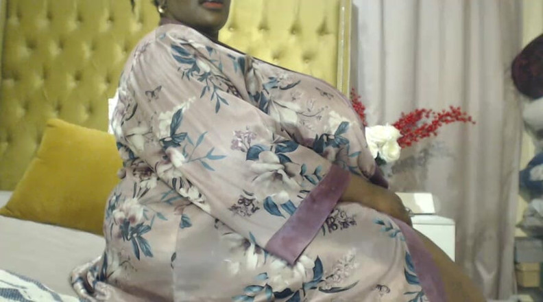 Legendary Booty Overdose: 淫荡的ssbbw呻吟恋物癖和振动器挑逗
