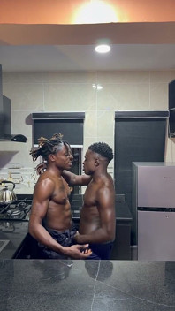 Le plombier aime creuser un trou