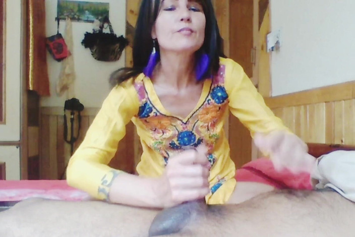 Bolly Karma: Každá děvka milf je jiná