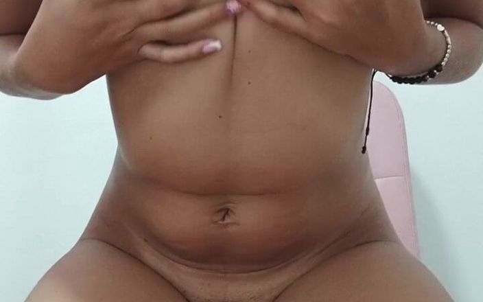 Barbaravzla: Ik steek een komkommer in mijn vagina in de gedachte...