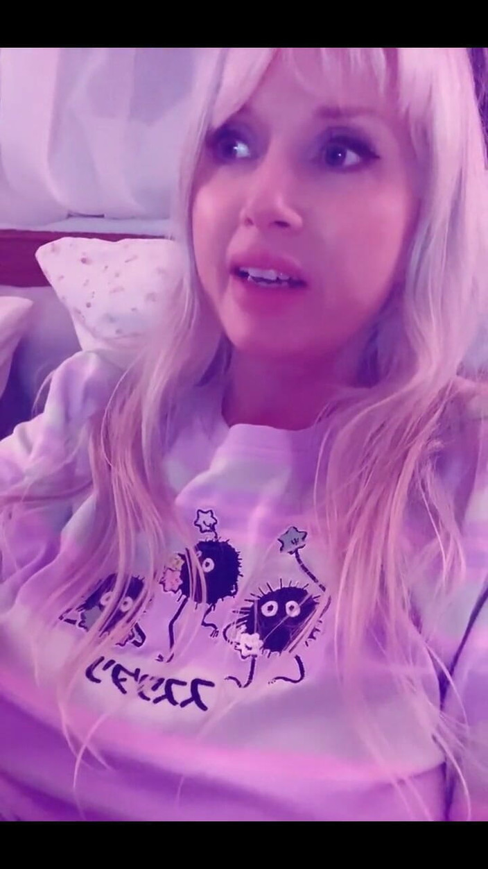 PaintedRose: Brava ragazza bts sweet dreams post film