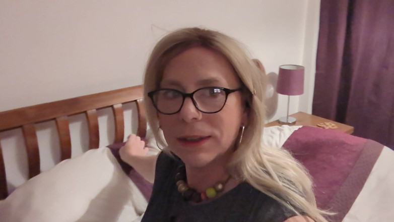 NikkiGee: スムーズでセクシー