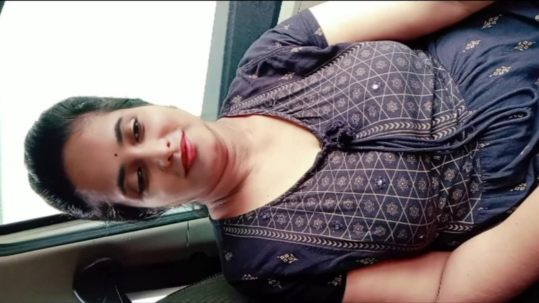Your Arya: Teman wanita cantik dicadangkan oleh teman lelakinya dengan memberikan cincin...