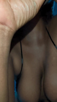 Mama Sexy Negresă Matură Are Grijă De Fiul Vitreg: Muie, Lins De Cur Și Spermă Uriașă Pe Țâțe