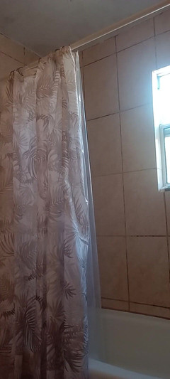 Chubbytits16: 裸体展示我的大屁股