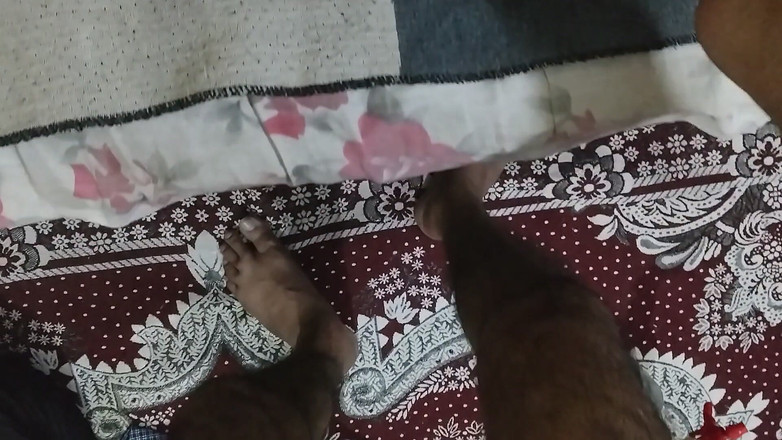 Anar Kali: Ateşli bayan üvey amcasını sikiyor ateşli meme ucu amcık göğüsleri minik...